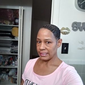 Meet your Posher, Dana